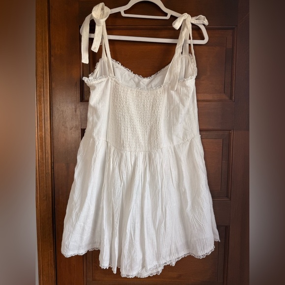 SHOW ME YOUR MUMU REGAL ROMPER 🤍 - Picture 4 of 7